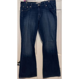 Levi's Women's 518 Superlow Flare Jeans Size 13M 30" Inseam x 17" Waist x 9 1/2"